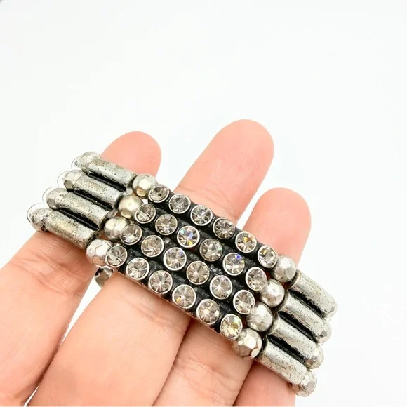 Jessica Simpson Silver Tone Stretch Bracelet Rhinestone Statement - Picture 5 of 8